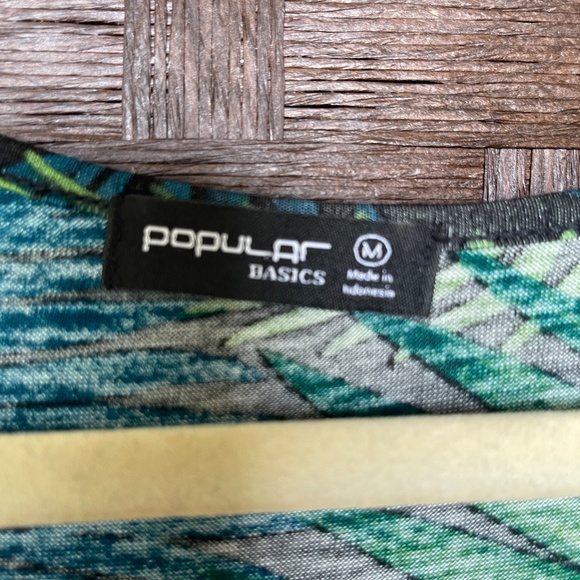 Popular Basics Tropical Faux-Wrap Maxi Dress – Size M - Picture 5 of 10